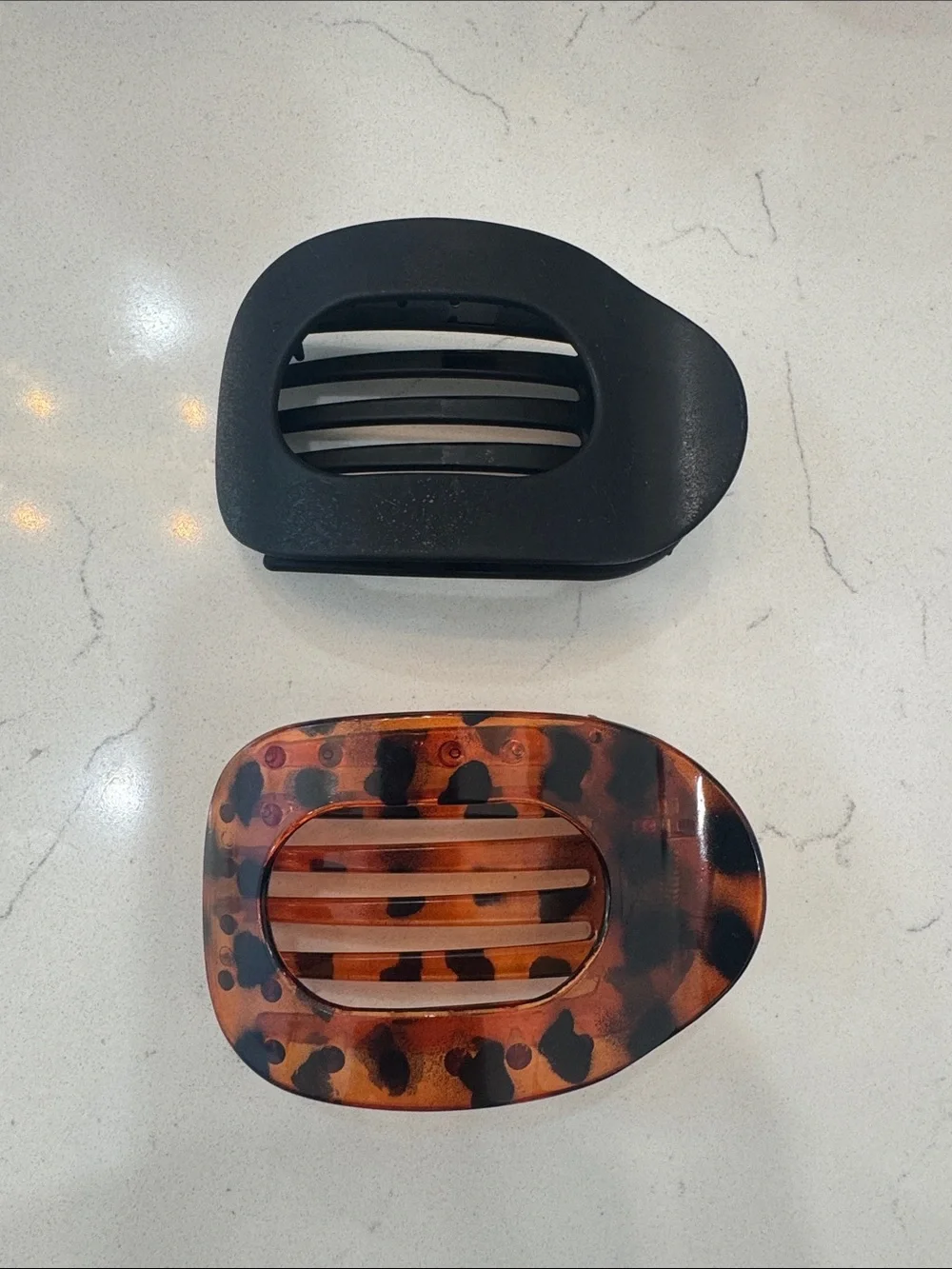 Set of 2 Large Oval Hair Claw Clips - Black & Tortoiseshell